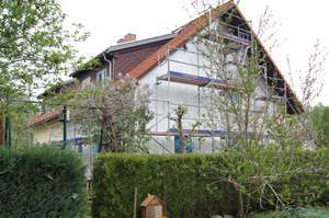 Hausanstrich davor